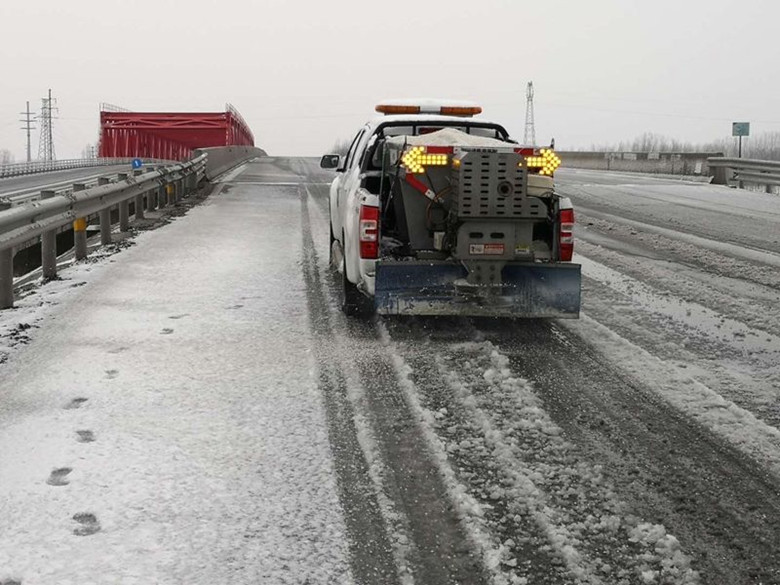 皮卡用撒布機（1-1.5方） 皮卡不銹鋼撒布機