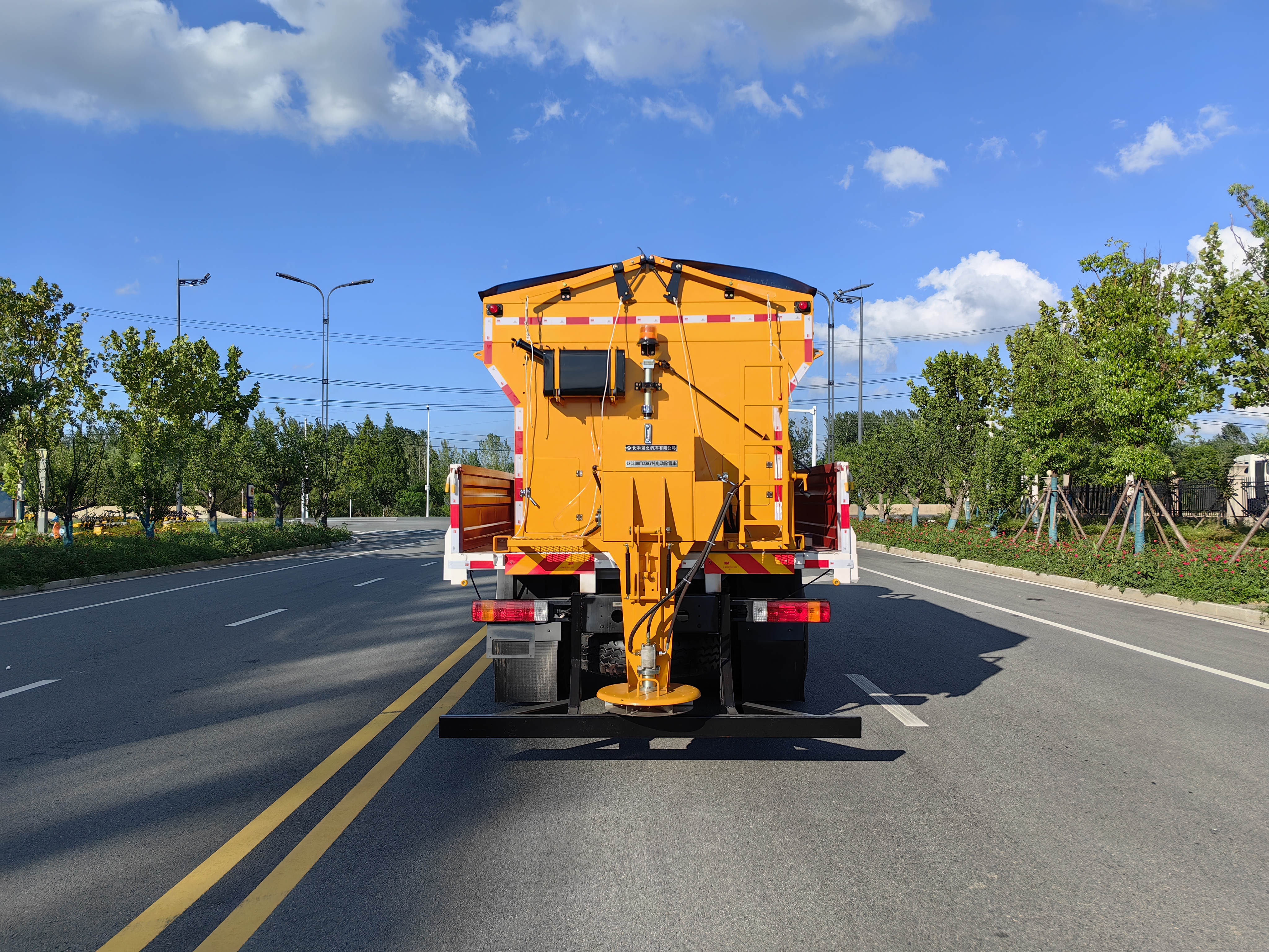 18噸新能源純電動除雪車